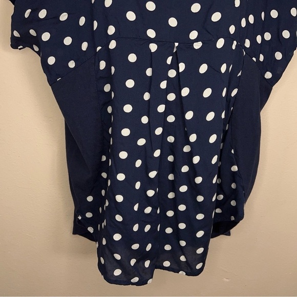 MEDIUM PORRIDGE BLUE WHITE POLKA DOT PRINT TOP SHORT SLEEVE - Picture 9 of 13